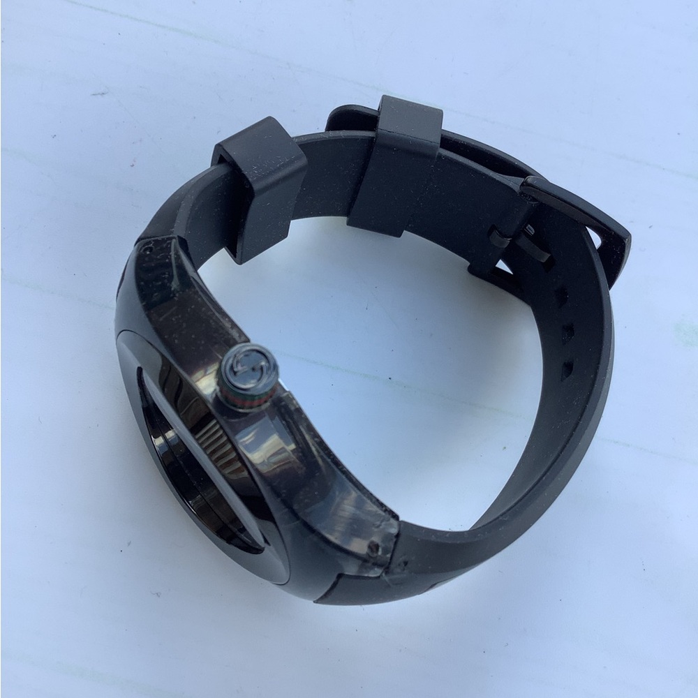 Mens GUCCI🌟 BIG and BEAUTIFUL 🖤💚❤️watch - Picture 5 of 16
